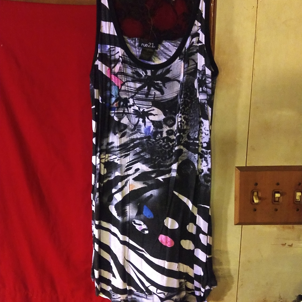 Ladies Rue 21 sleeveless top,, sz. Medium